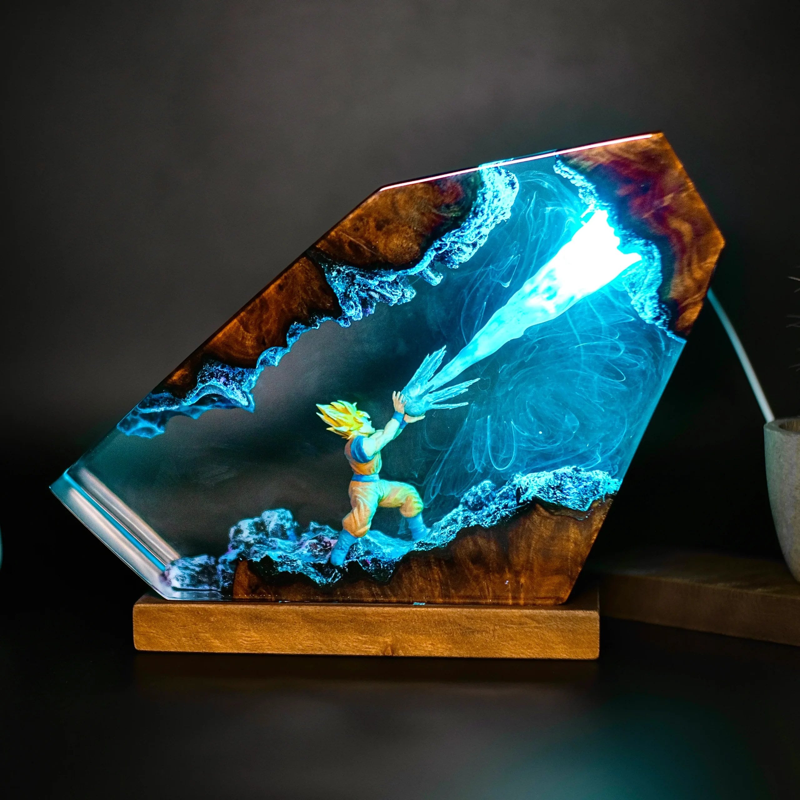 Energy Burst Resin Lamp