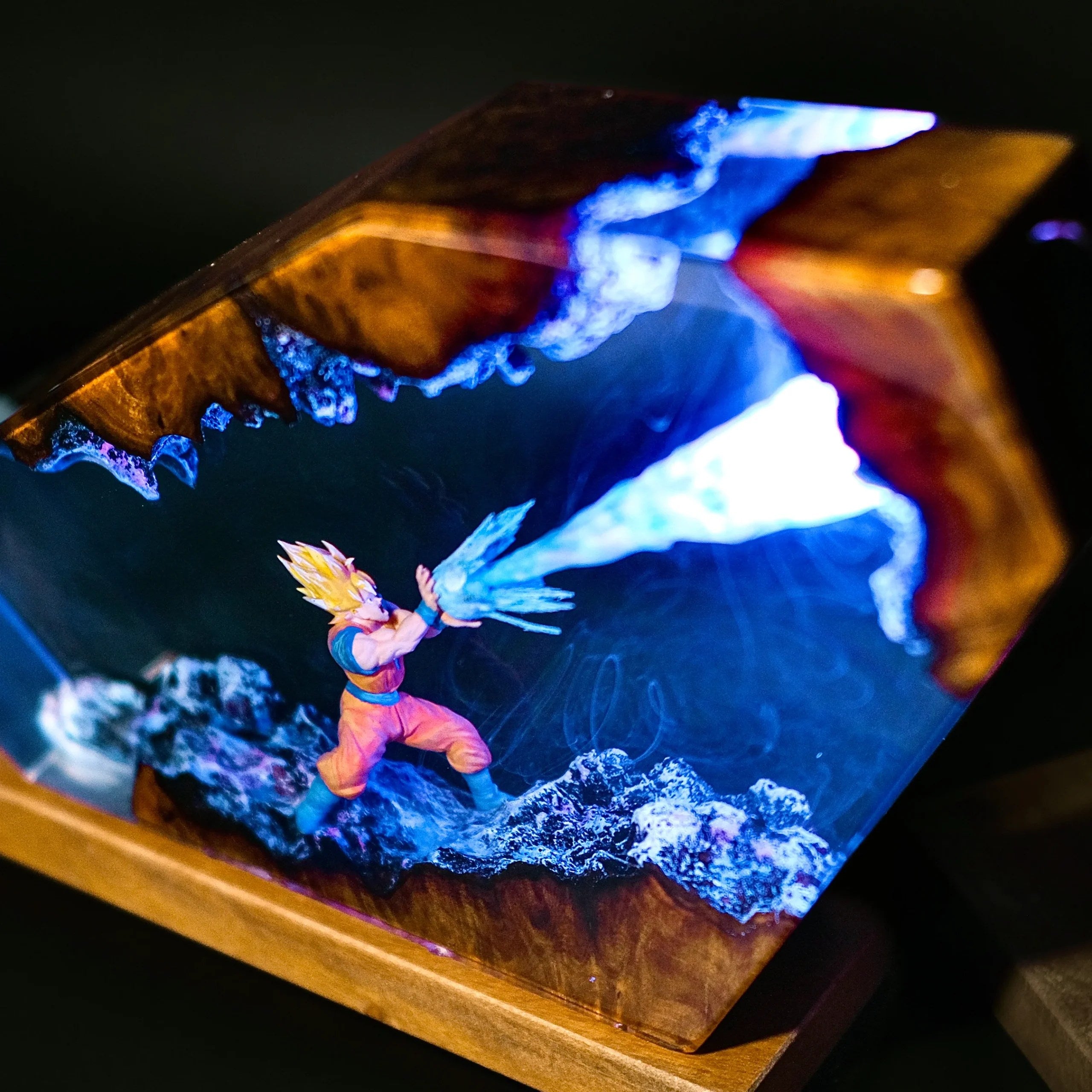 Energy Burst Resin Lamp