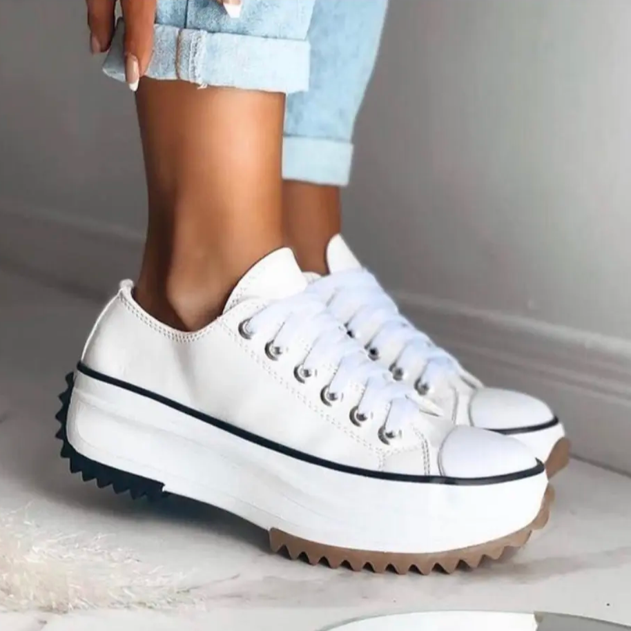 NICKI SERENE PLATEAU SNEAKER