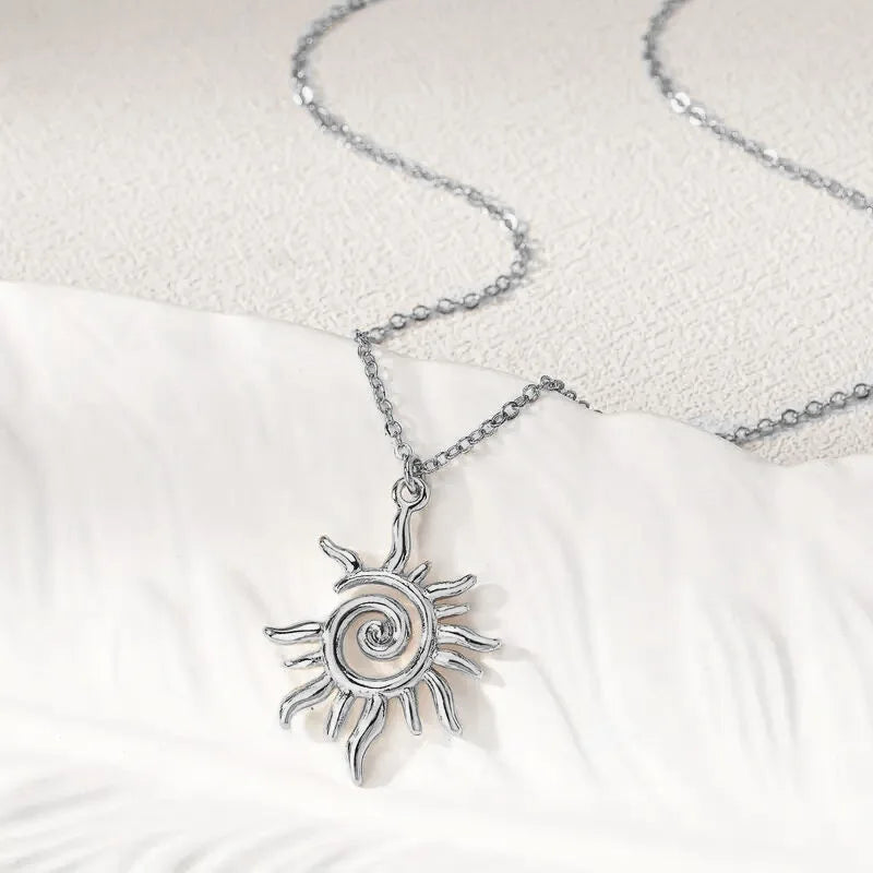 Solaria Vintage Pendant