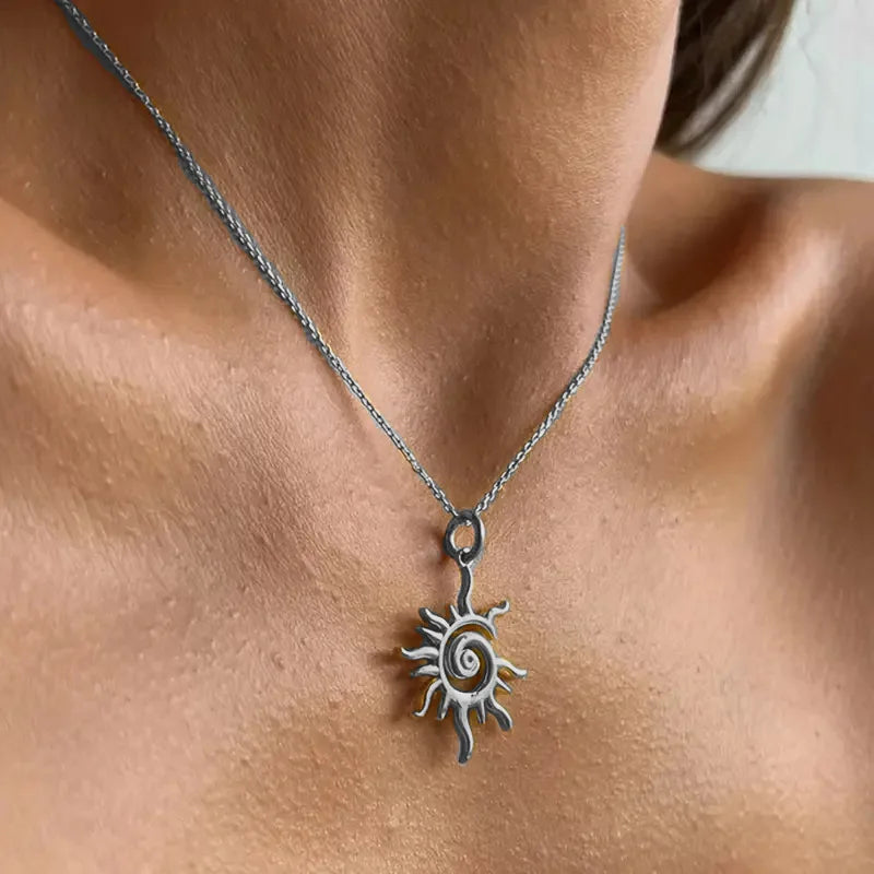 Solaria Vintage Pendant