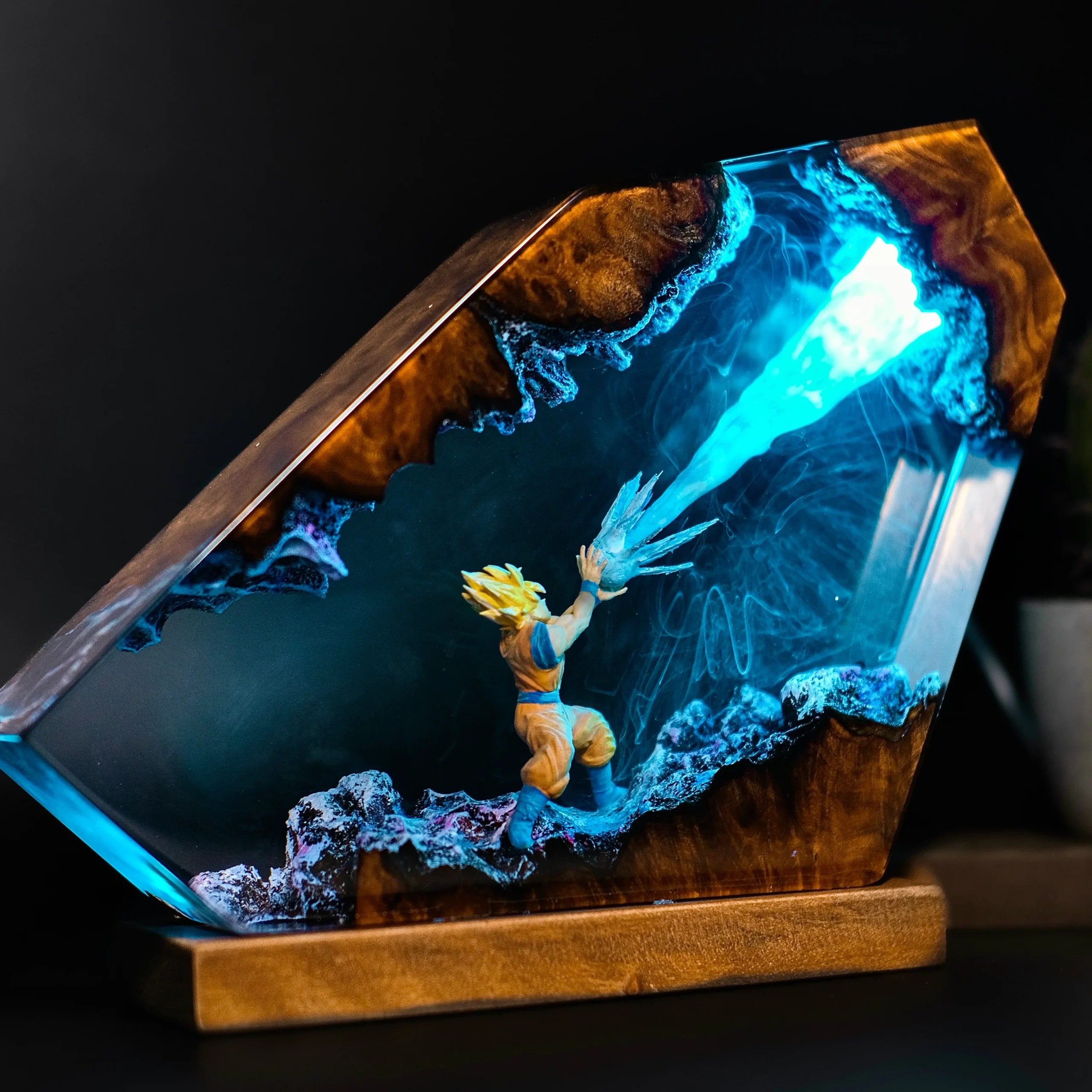 Energy Burst Resin Lamp