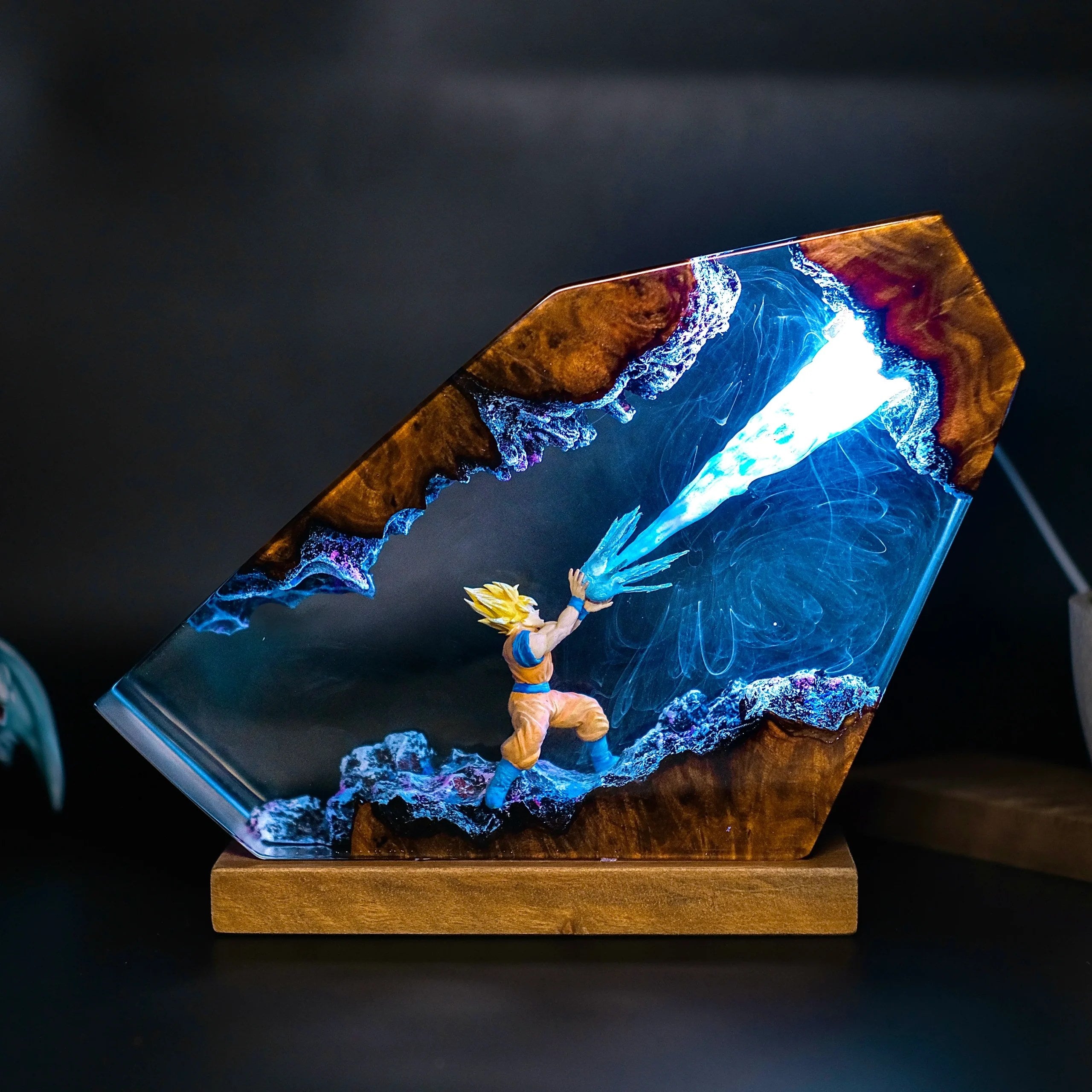 Energy Burst Resin Lamp