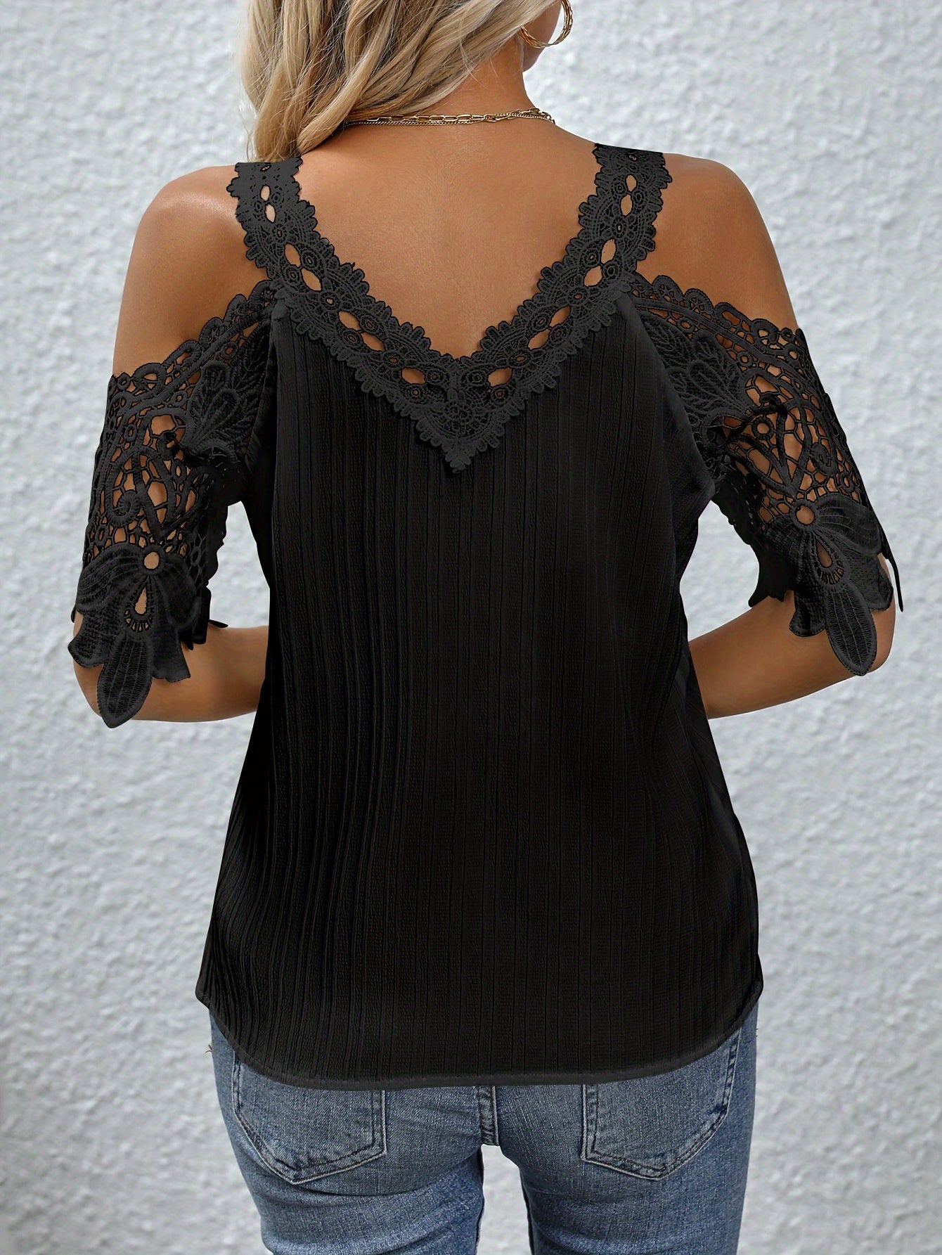 Collette - Delicate Lace Blouse